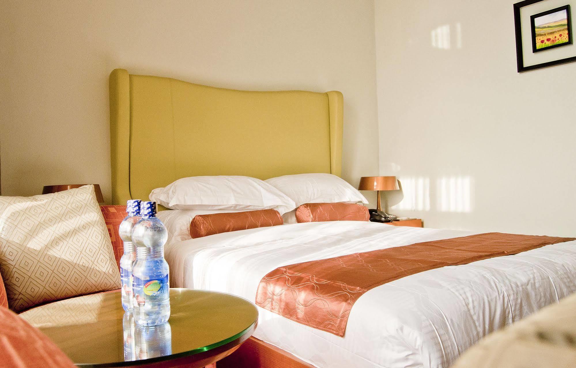 South Star International Hotel Awasa Buitenkant foto
